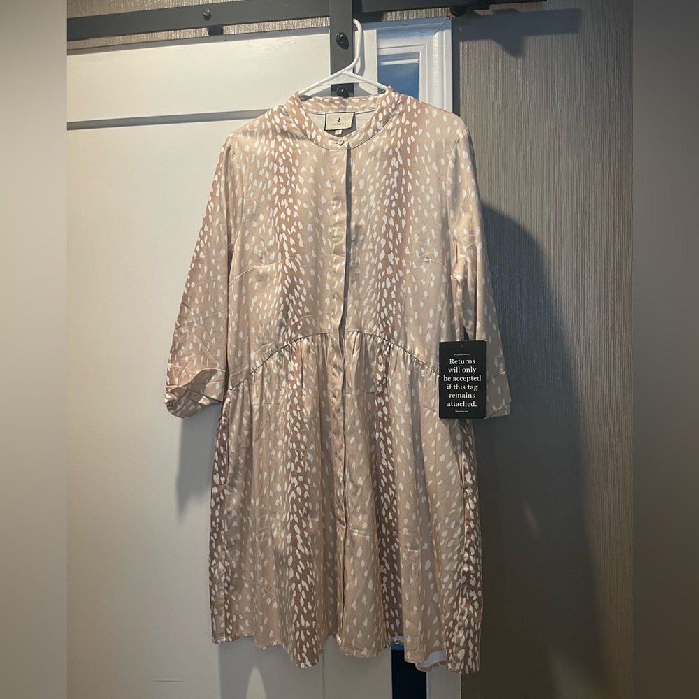 Tuckernuck Cream and Tan Patterned Dress
